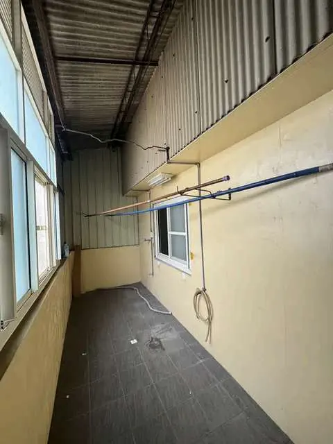 改造前：老舊灰暗，動線不佳