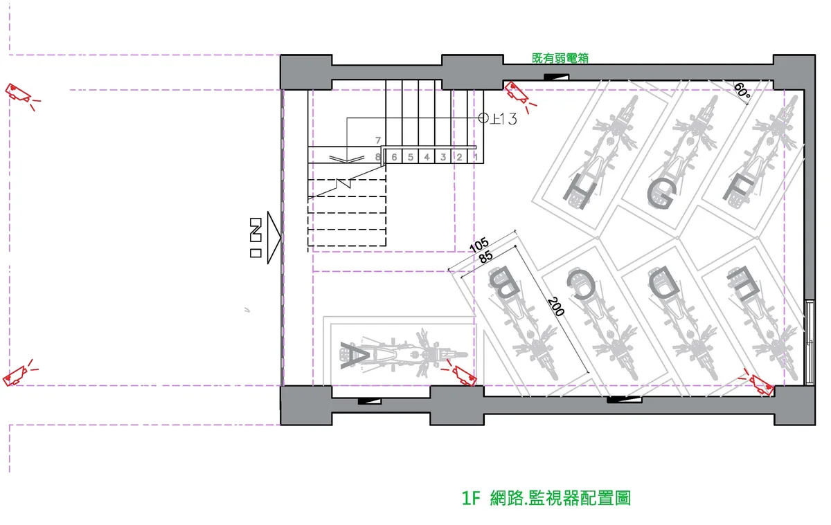 1F 網路與監視器配置圖：5 支雲端監視器與 8 席斜角機車格。
