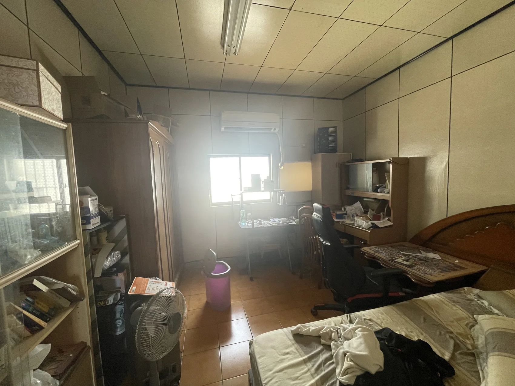 改造前：偌大三樓，業主住在昏暗悶熱的後房